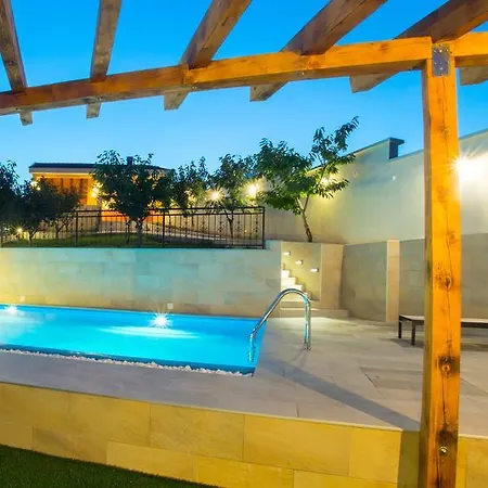 Luxury Imperial - With The Vineyard Views Villa *