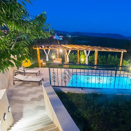 Luxury Imperial - With The Vineyard Views Villa