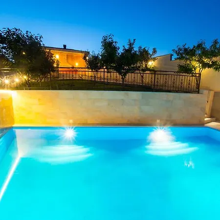 Luxury Imperial - With The Vineyard Views Villa