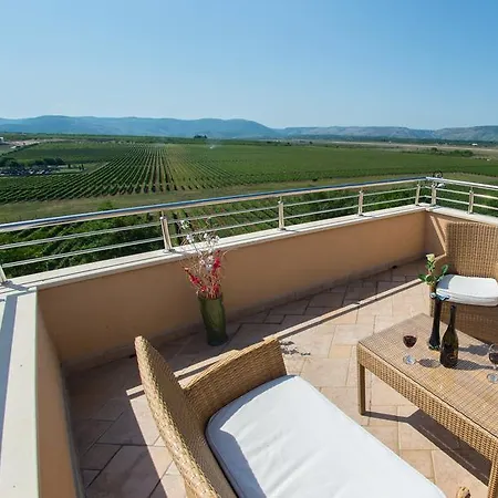 Luxury Imperial - With The Vineyard Views *