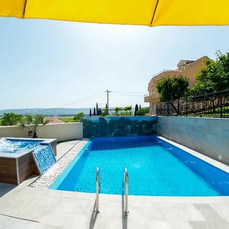 Villa Luxury Imperial - With The Vineyard Views Mostar