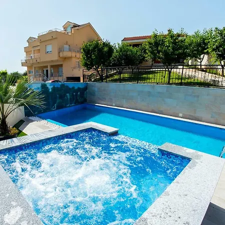 Villa Luxury Imperial - With The Vineyard Views Mostar