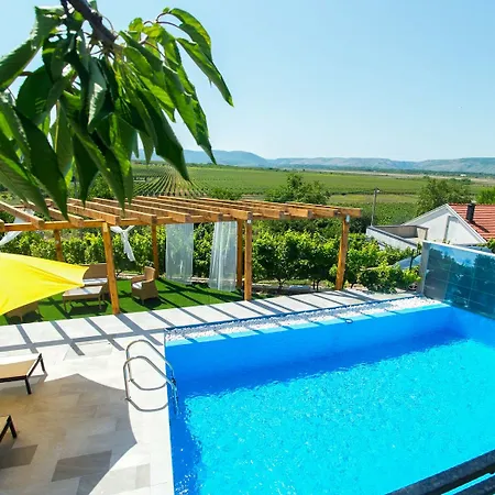 Luxury Imperial - With The Vineyard Views *